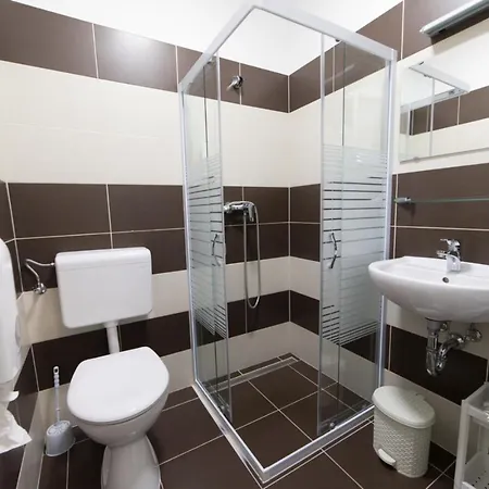 Port Etterem&panzio Balatonmáriafürdő