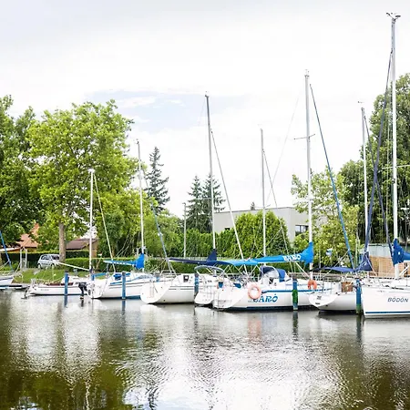 Bed & Breakfast Port Etterem&panzio Balatonmariafurdo