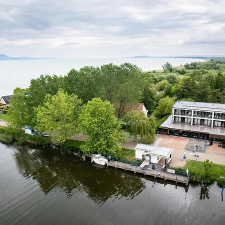 Port Etterem&panzio Bed and Breakfast 4*