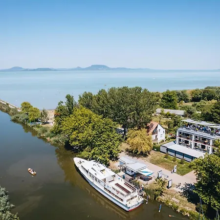 B&B Port Etterem&panzio