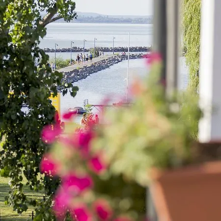 Port Etterem&panzio Bed & Breakfast *