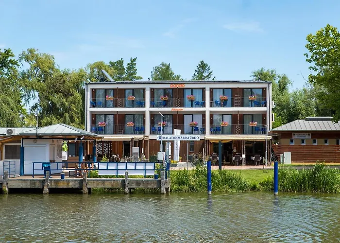Bed & Breakfast Port Etterem&panzio 4*