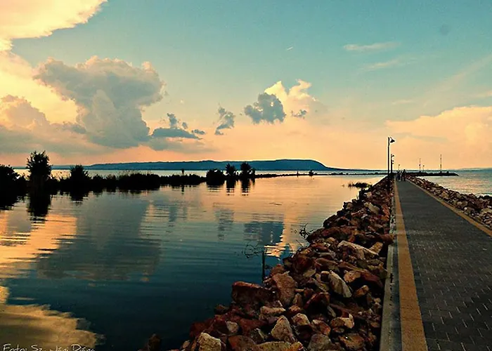 Port Etterem&panzio Bed & Breakfast Balatonmariafurdo