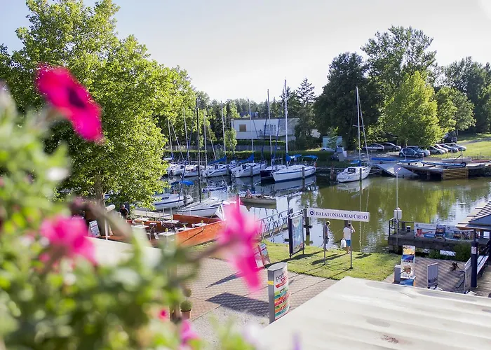 Bed & Breakfast Port Etterem&panzio Balatonmariafurdo